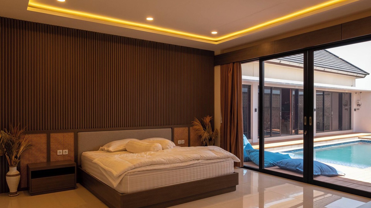 Cisarua Villa | Luxury 5-bedroom villa in beautiful West Java with AC, WiFi, Private Pool