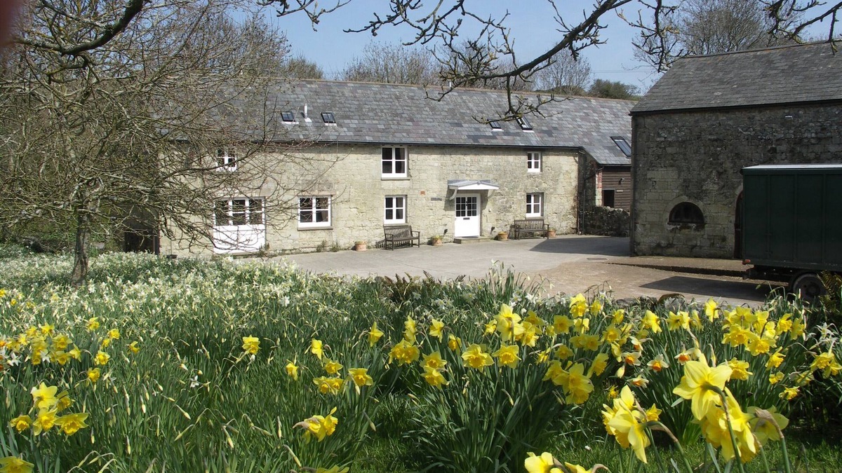 Ventnor House | Luxury 5* Gold & ROSE Award self-catering converted barn, idyllic rural setting