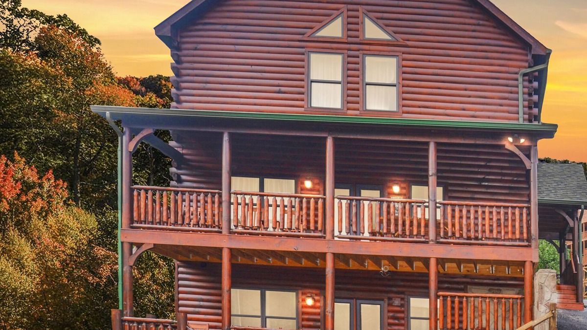 Gatlinburg Cabin | Luxury 5 King Suites, 5 Bath Log Cabin Close to Town & Trolley