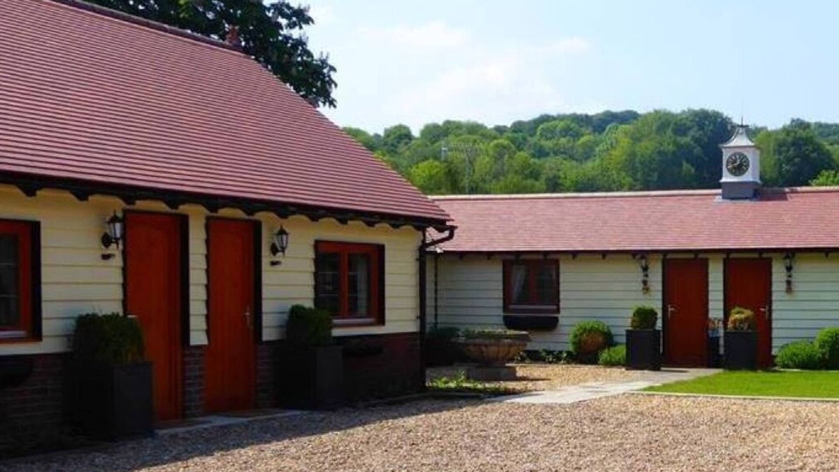 Lower Assendon Bed & Breakfast | Luxury 5 star Lavender room
