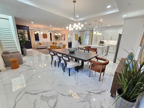 Fairvilla Villa | LUXURY 5bd 4ba w Jacuzzi tub Winter Park CP Orlando Gem