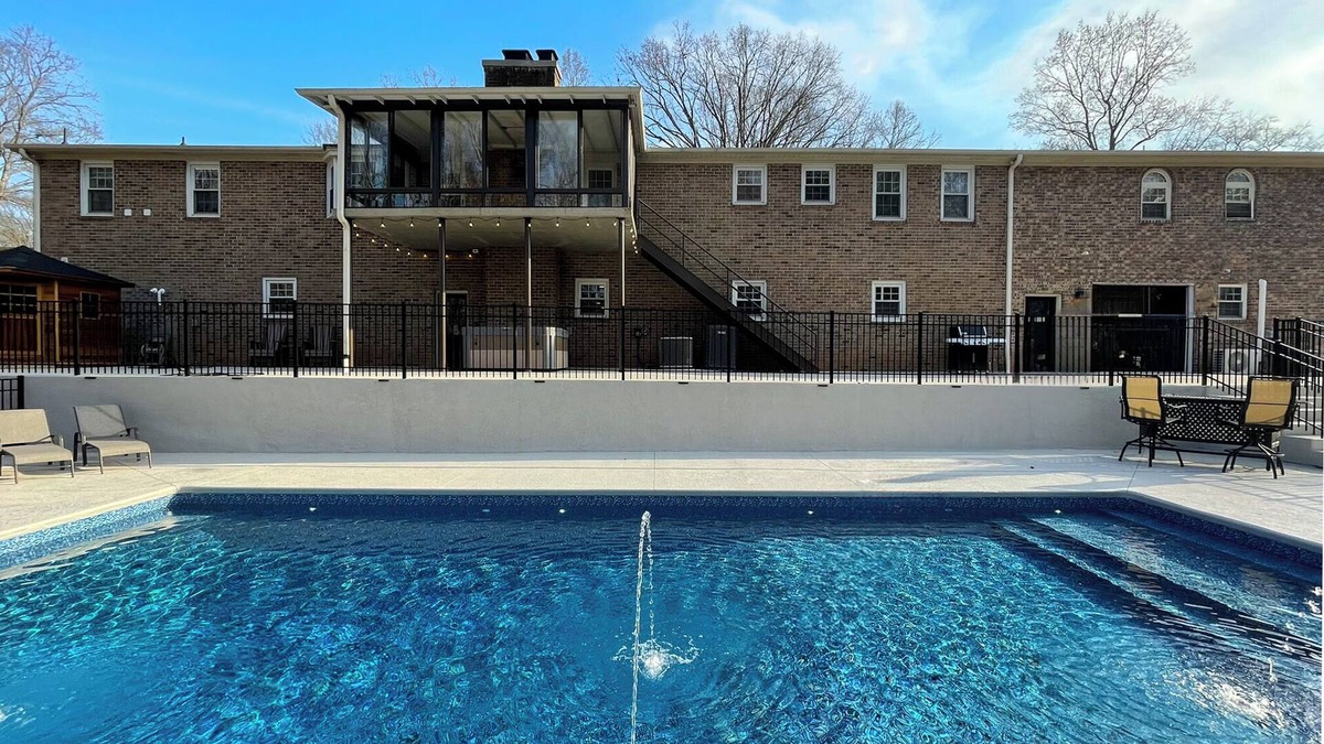 Taylors House | Luxury 6,000+ sq ft Hideaway with Heated Pool, Spa, & Sauna - near Greenville