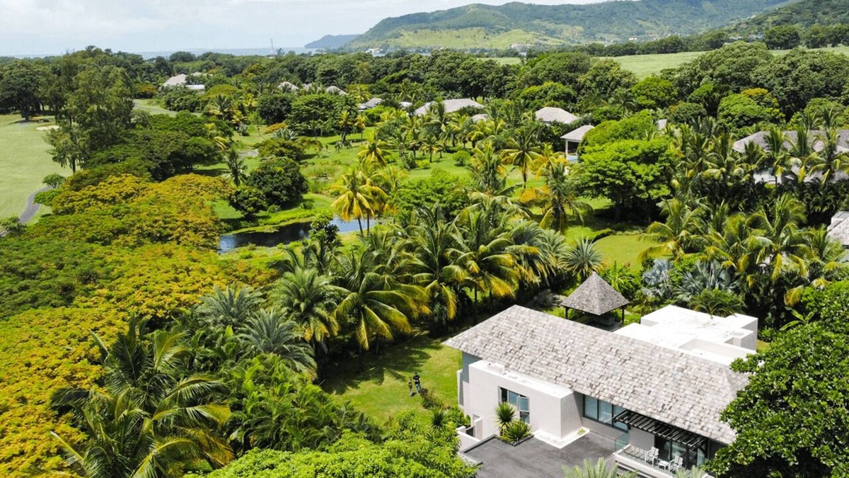 Grand River South East Villa | Luxury 6-Bedroom Villa with Private Pool