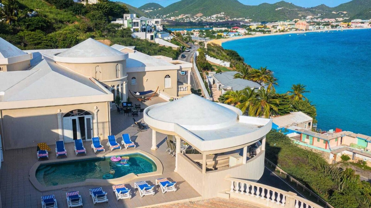 Philipsburg Villa | LUXURY 6 BR. Ocean View - Villa Kimon With a Pool.