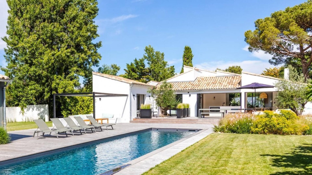 Les Portes-en-Re Villa | Luxury 6bdr private pool villa