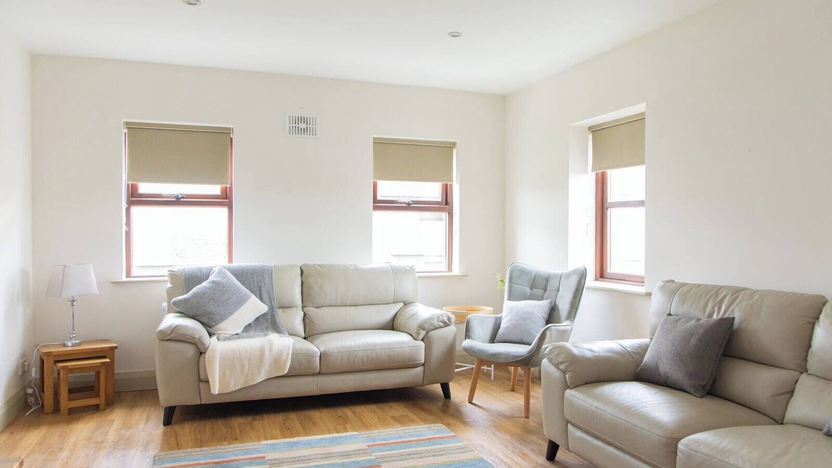 Lahinch House | Luxury 7 Bed Golf Home within walking distance of town, beach and golf course