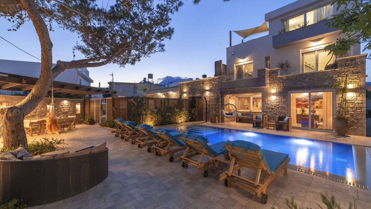 Koutsouras Villa | Luxury 7 bedroom villa with private infinity pool next to beach