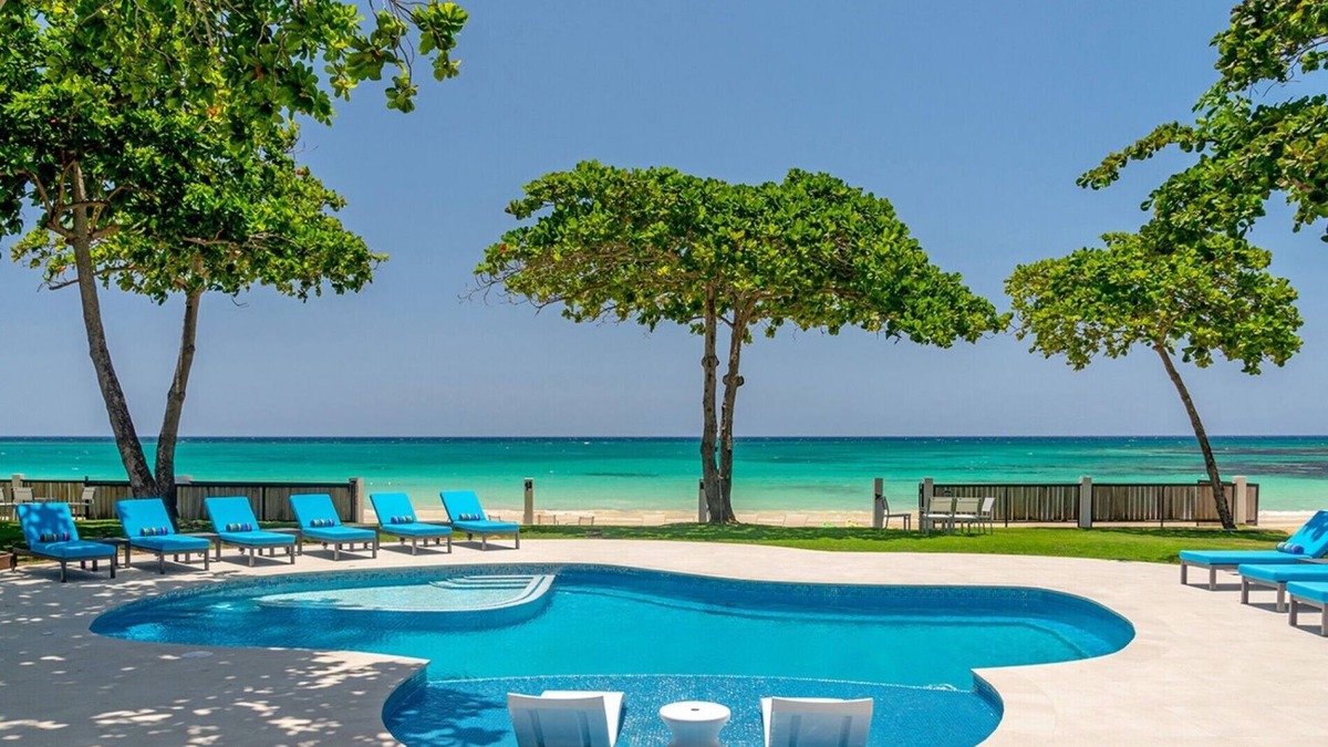 Mammee Bay Villa | Luxury 8 Bed Beach Villa in Ocho Rios