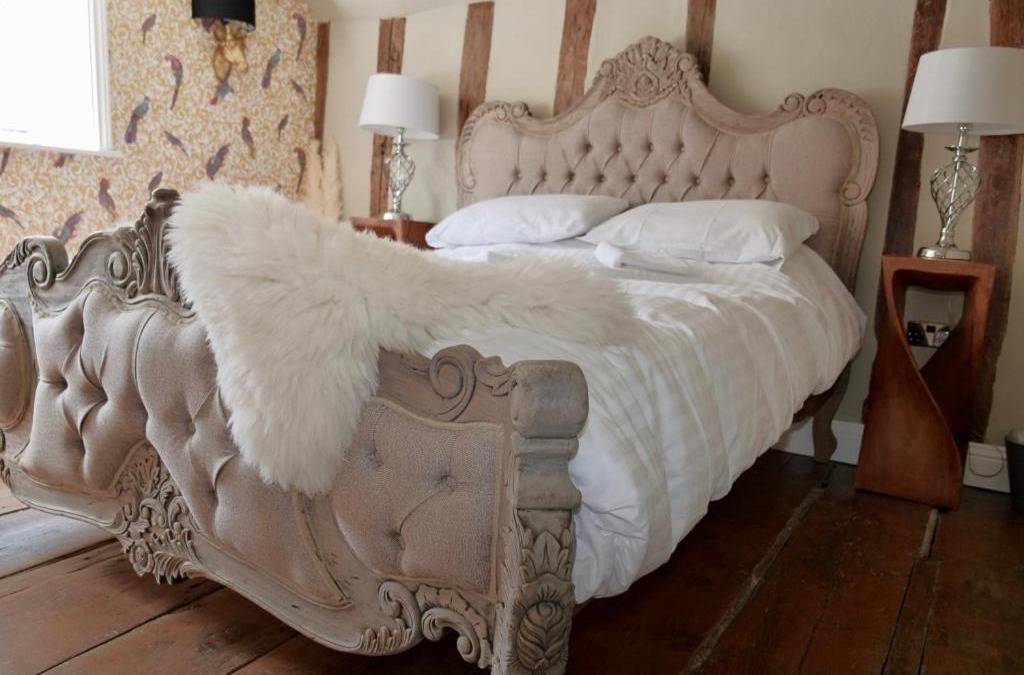 Saffron Walden House | Luxury 8 Bed Manor House Hot Tub Cinema Room SkyTV