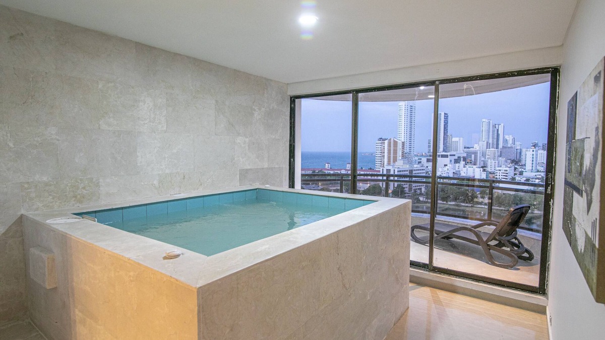 El Laguito Apartment | Luxury 8 Bedroom Penthouse with Private Jacuzzi