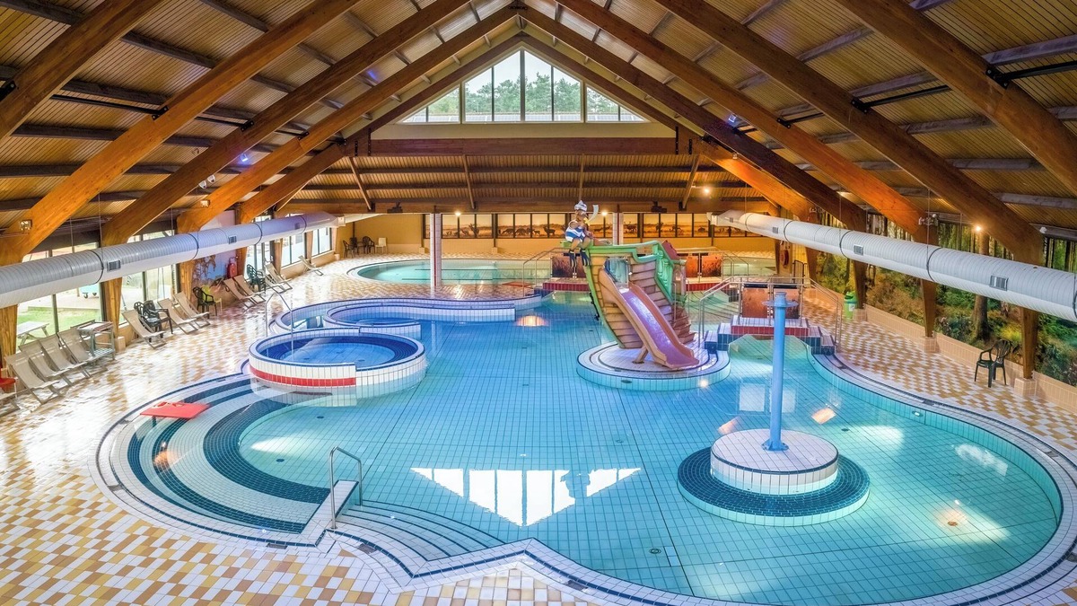 Eerbeek House | Luxury 8-person bungalow - Widely accessible in the holiday park Landal Coldenhove
