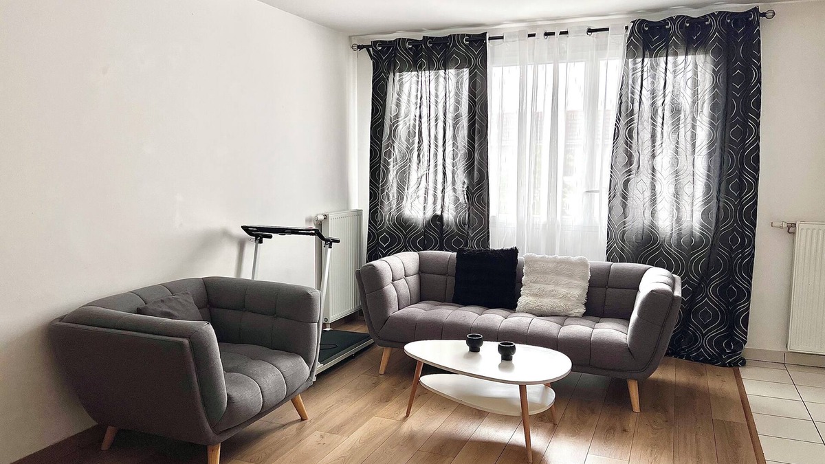 Saint-Pierre-du-Perray Apartment | Luxury apartment facing the Parc du Château in Saint-Pierre-du-Perray