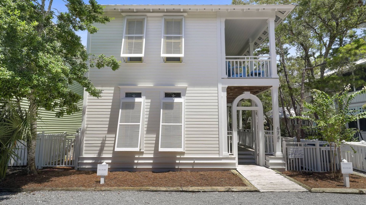 Seaside Cottage | Luxury Accommodations in the Heart of Seaside, FL + 2 Adult Bikes!
