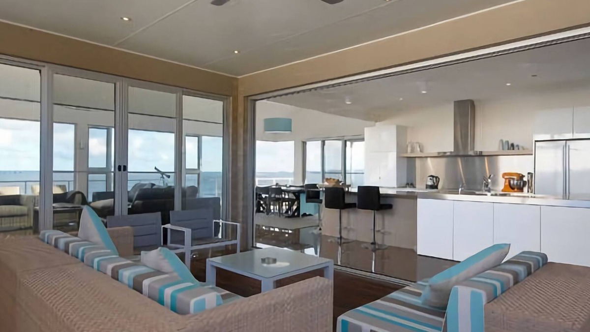 Port Elliot House | Luxury Accommodation with Breathtaking Sea Views