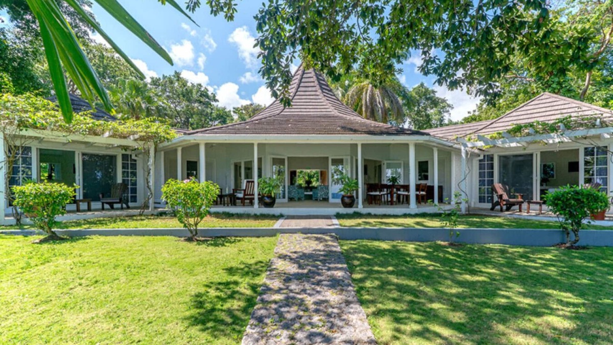 Summerfield Villa | Luxury and Comfort 4 bed Villa