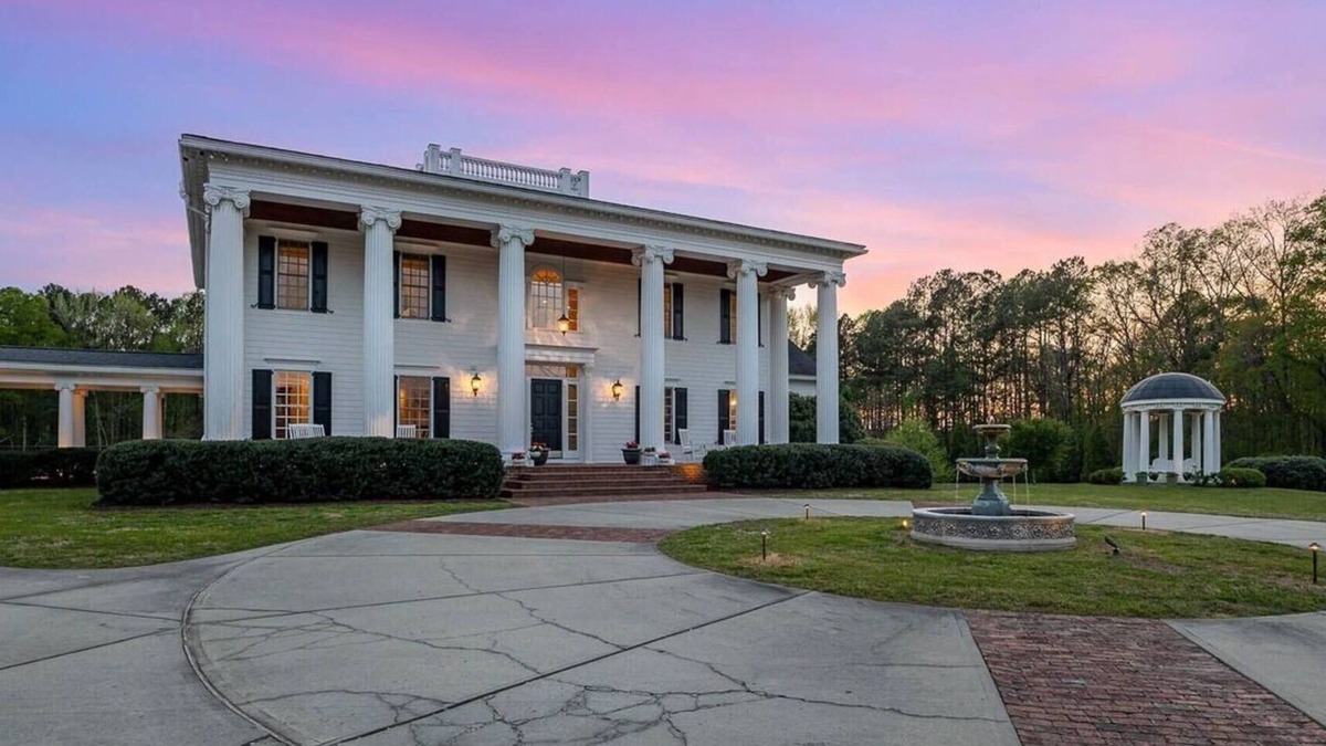 Blands House | Luxury and Comfort at Realty Rhythm’s Exclusive 14-Bedroom Estate in Durham, NC