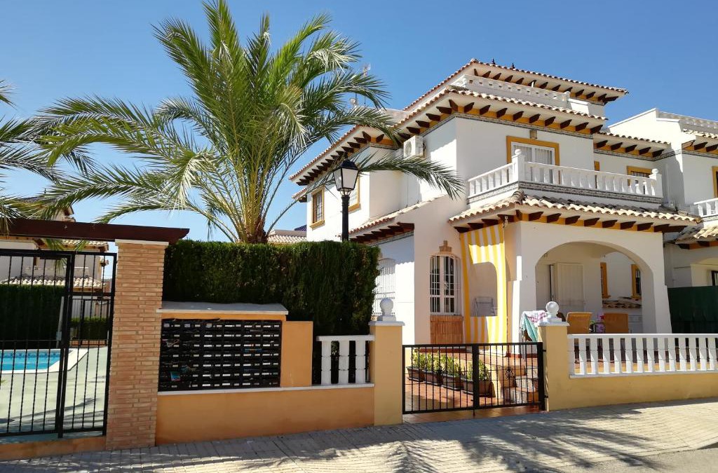 La Marina House | Luxury and comfort in La Marina, with sea views at El Pinet beach