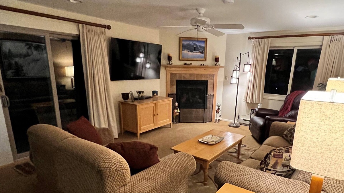 Jeffersonville Condo | Luxury and Convenience . Ski in-Ski out Condo in the Heart of Everything