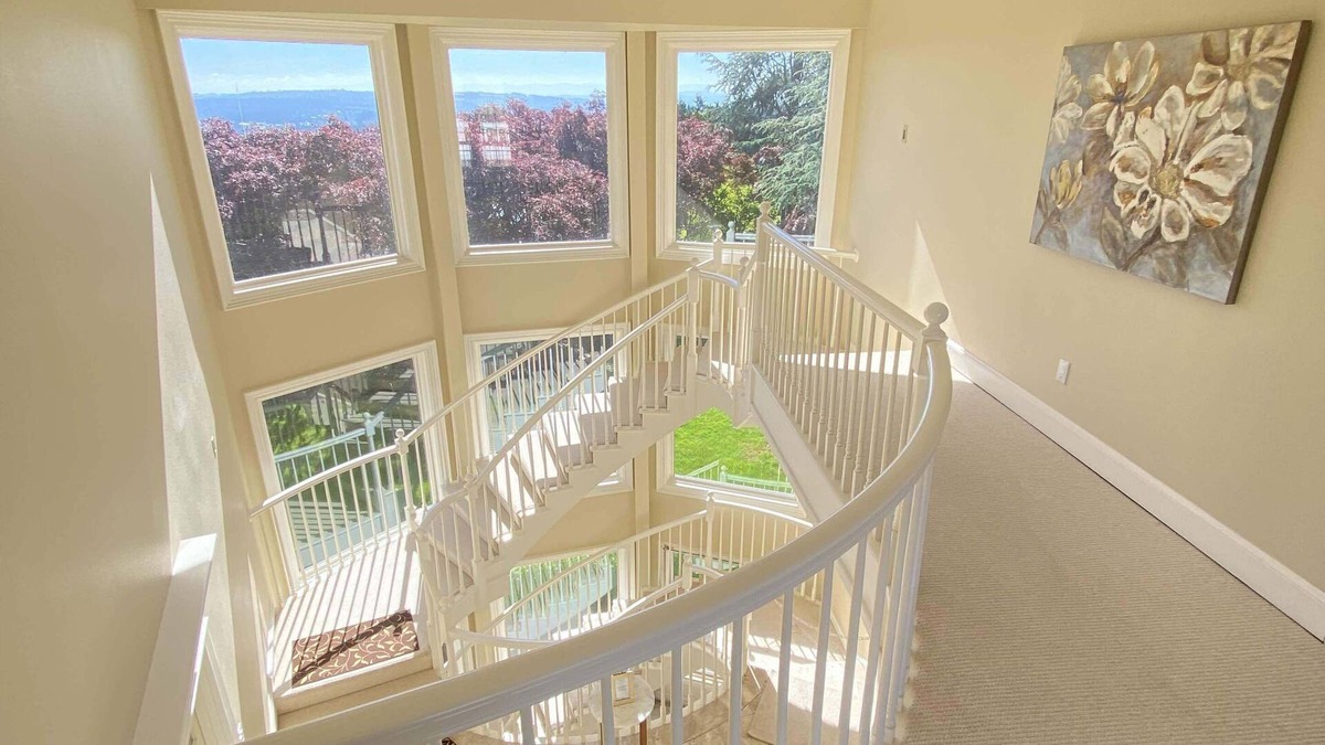 Far West House | Luxury and Cozy Villa in the Vineyard (Pet Friendly!)