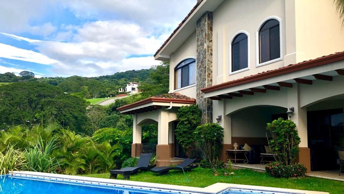 Ciudad Colon House | Luxury and natural environment