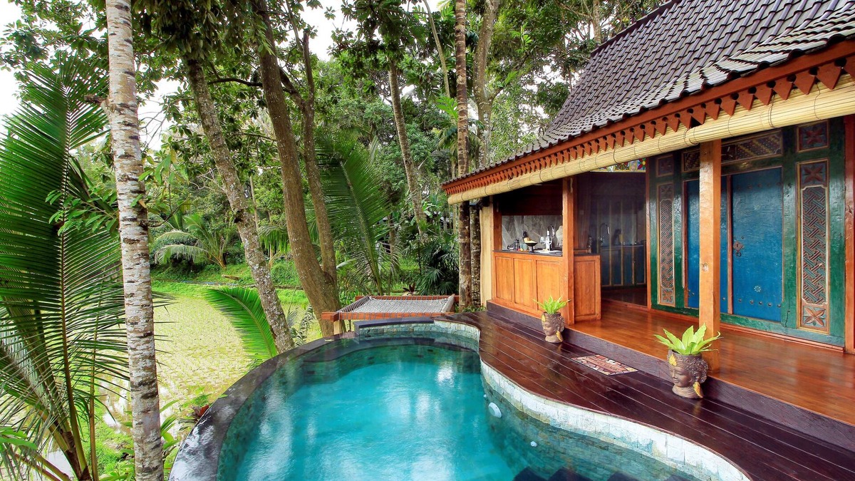 Sambahan Villa | Luxury Antique Villa w/Outdoor Pool!