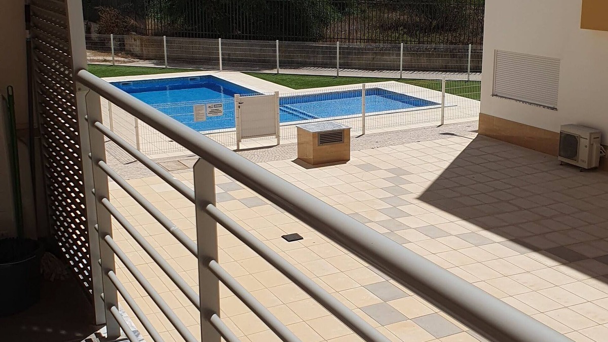 Sao Pedro Condo | Luxury apartment with pool, 200m from the beach and terrace with barbecue