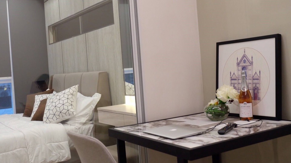 Ratchathewi Condo | Luxury Apartment ,1BR,Pool,Gym, 6mins to BTS Phayathai ,Rooftop Garden