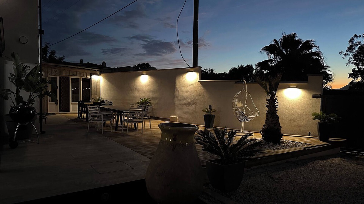 Al Nahda Apartment | Luxury Apartment ART design 5 min Dubai + parking