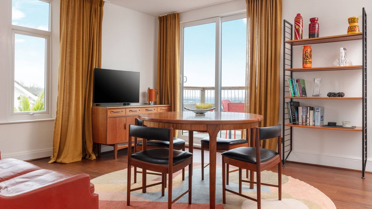 Maenporth Apartment | Luxury Apartment - Elton John & Friends