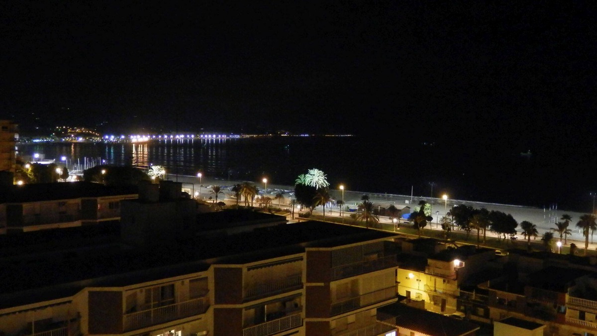 Torre del Mar Apartment | Luxury apartment with stunning sea views very close to the beach (WLAN Smart TV)