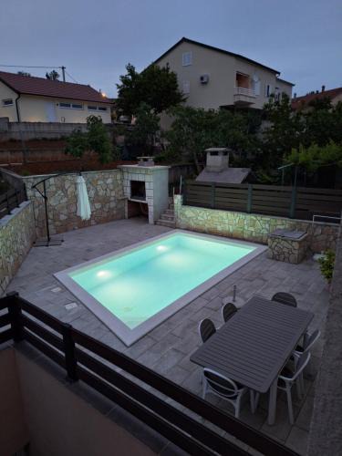 Imotski Apartment | LUXURY Apartment IMOTA,with private pool,big Free Parking,Car EVcharger