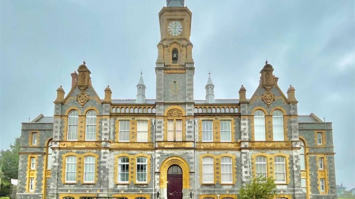 Plymouth Apartment | Luxury Apartment in Grade II listed building
