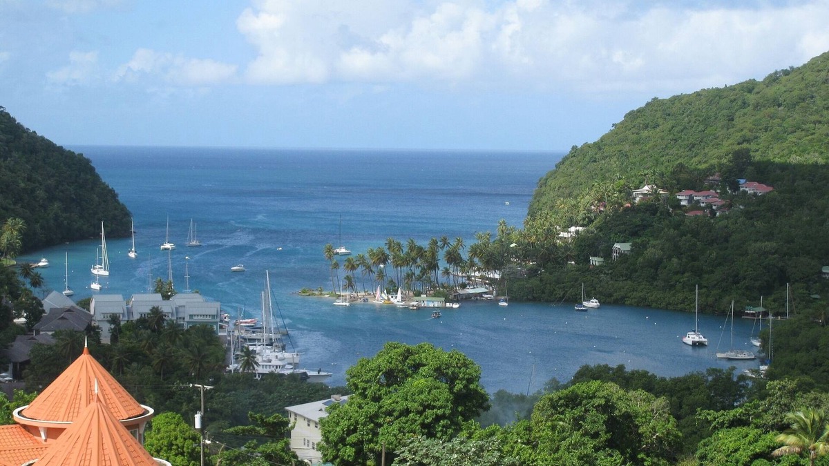 Marigot Bay Apartment | Luxury Apartment in the Zoetry Marigot Bay Resort Hotel with bay views
