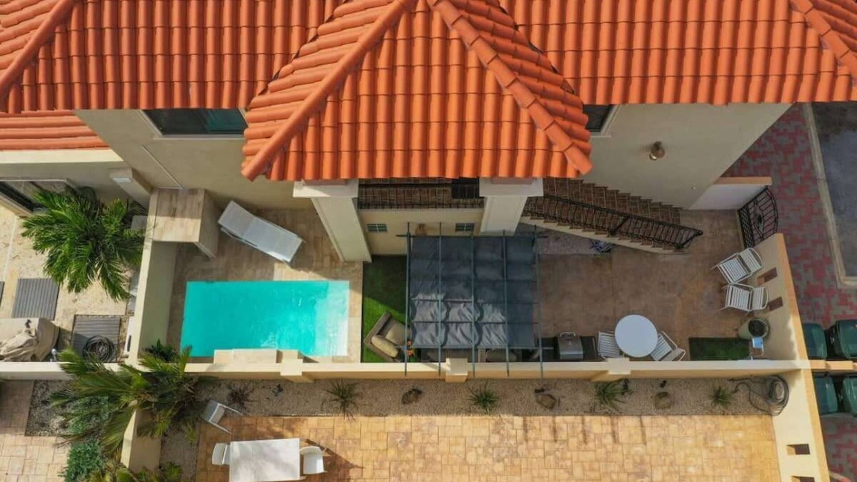 Gold Coast Apartment | Luxury Apartment in Malmok, Aruba