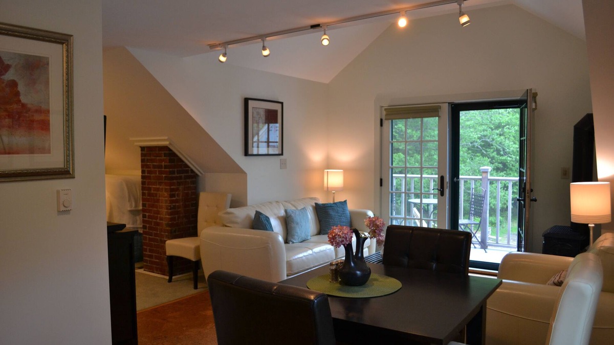 Blue Hill Apartment | Luxury Apartment in the Heart of Blue Hill Village