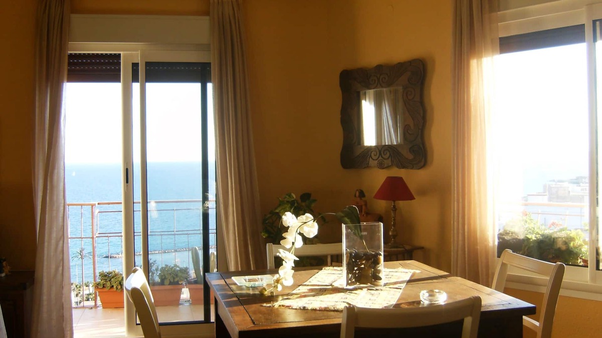Vista Hermosa Apartment | Luxury apartment in the center of Alicante with sea views