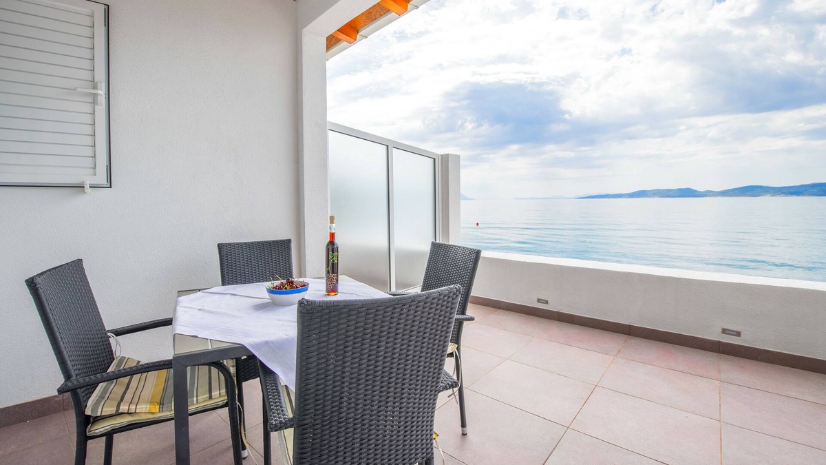 Mimice Apartment | Luxury apartment on the beach 1