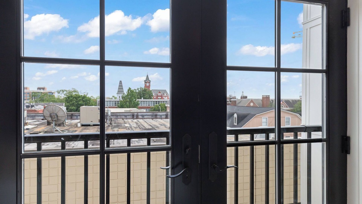 Auburn Apartment | Luxury Apartment over Target in Downtown Auburn - 208