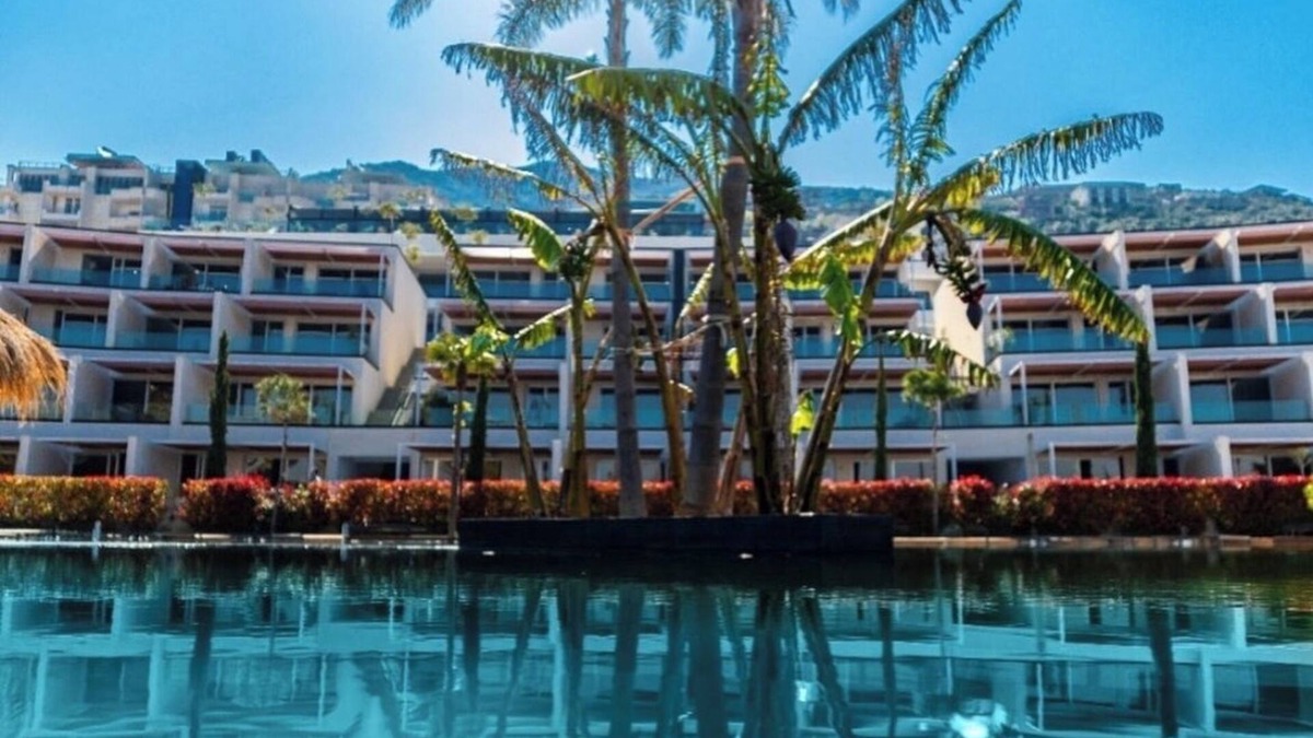 Jala Apartment | Luxury apartment - parking, pool and beach access