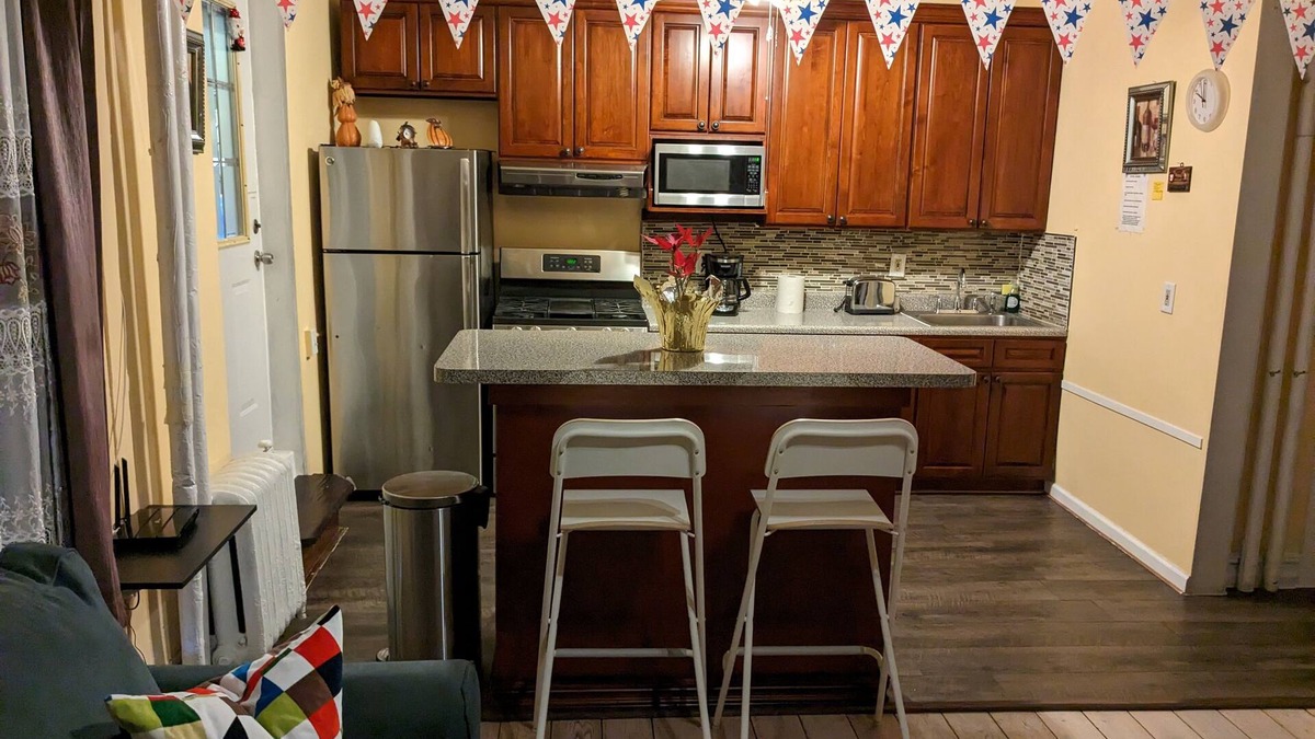 West New York House | LUXURY APARTMENT 15 MIN FROM MANHATTAN AT A BARGAIN PRICE. GREAT OPPORTUNITY.