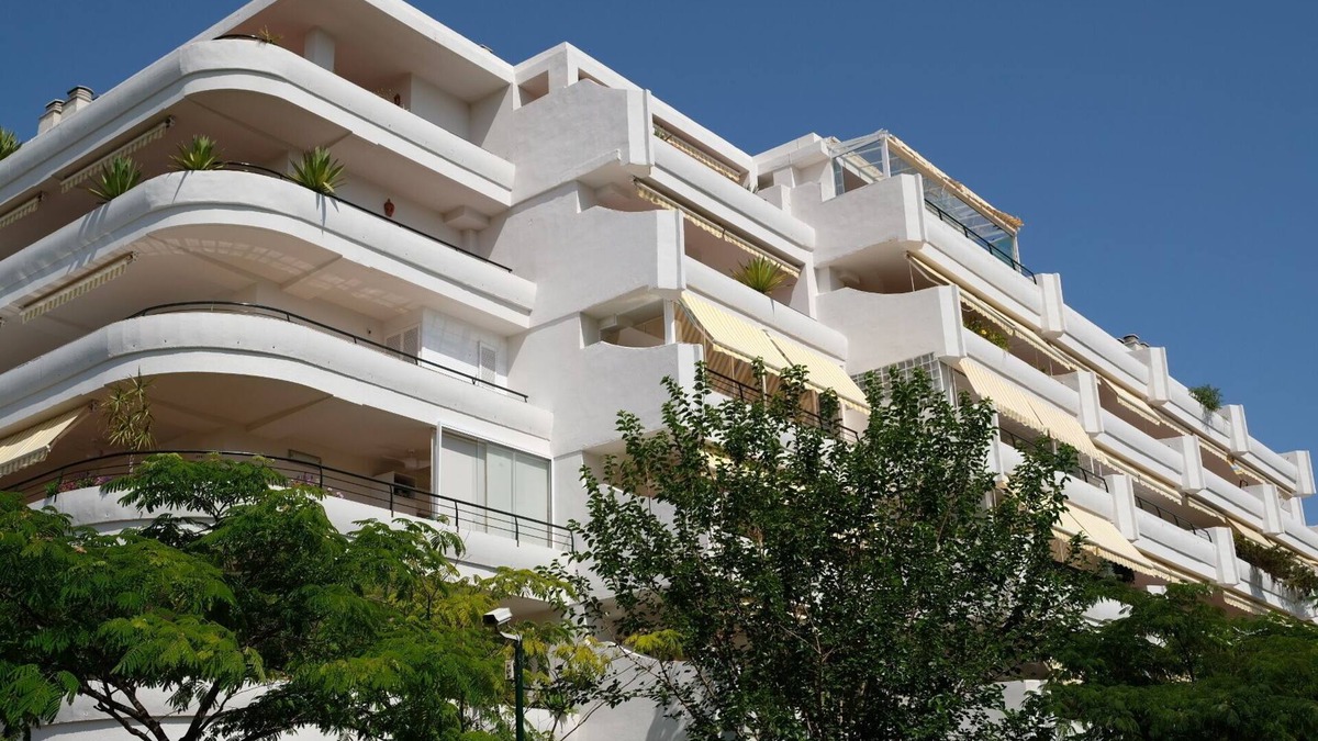 Guadalmina Apartment | Luxury apartment with terrace, garage and pool.