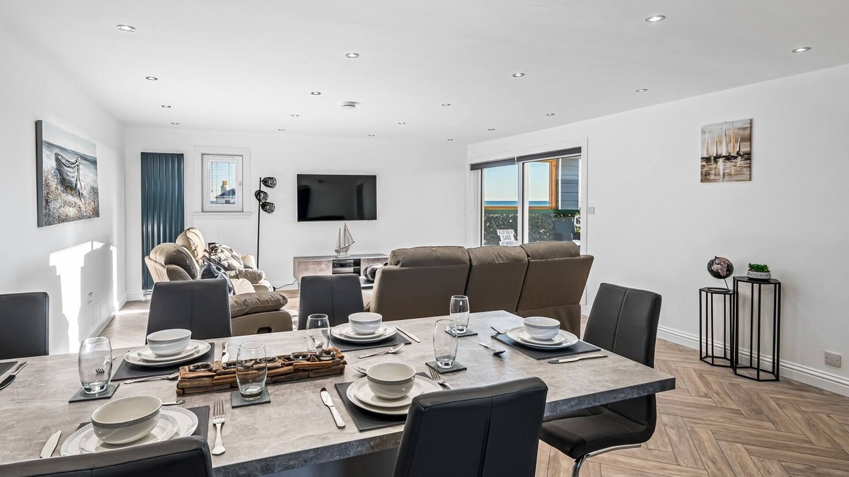 Arbroath Apartment | Luxury Apartment with Sea Views Balcony