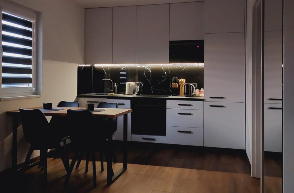 Kielce Apartment | Luxury Apartments Bernardyńska Domek 1 , 2
