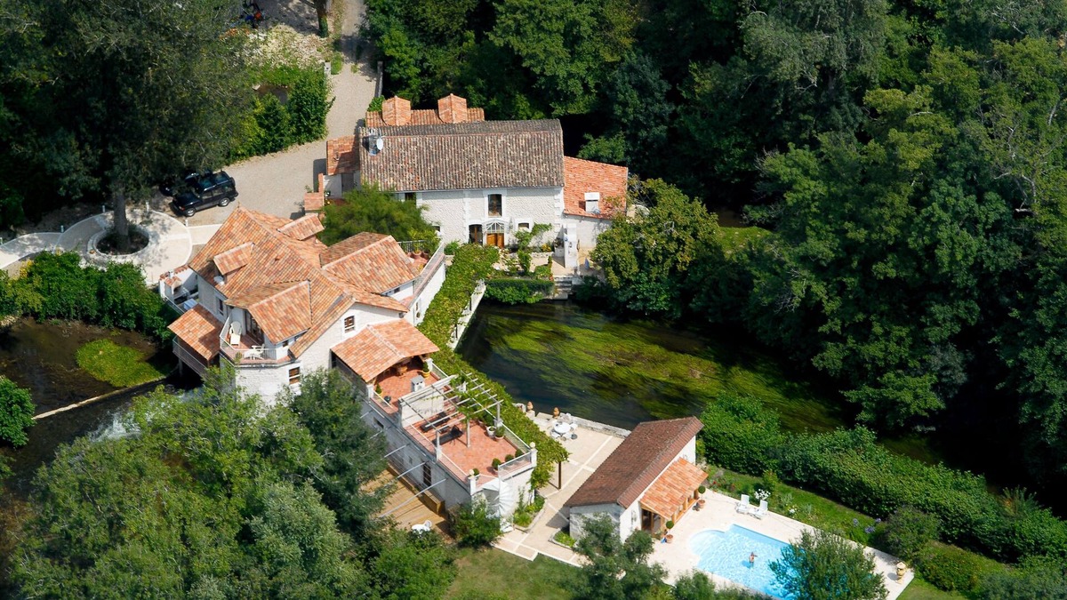 Villetoureix Apartment | LUXURY APARTMENTS IN DORDOGNE VALLEY ON THE BANKS OF RIVER DRONNE THE