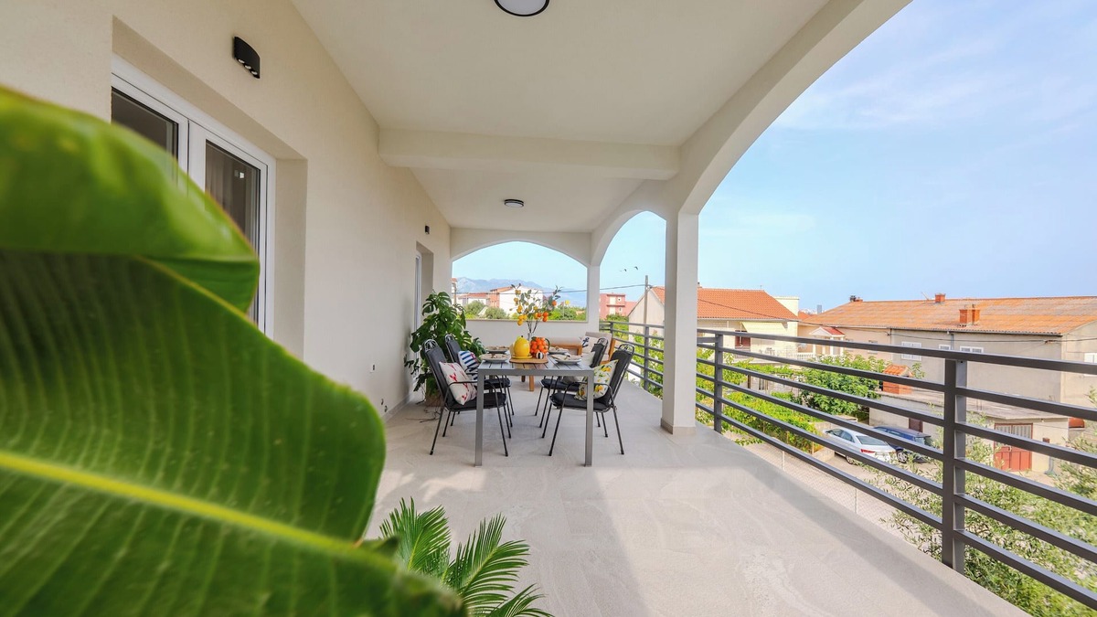 Kastel Gomilica Apartment | Luxury apartments Marino near beach