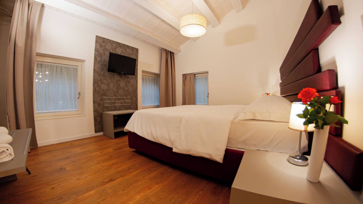 Tarzo House | LUXURY APPARTMENT ATTICAE IN VILLA PURI complete independent accommodation.