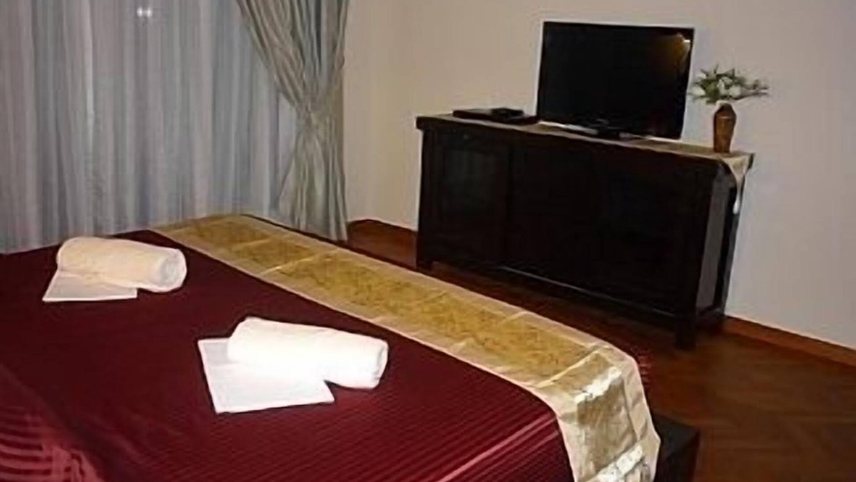 Seri Tanjung Pinang Apartment | Luxury Appointed Marina Apartment