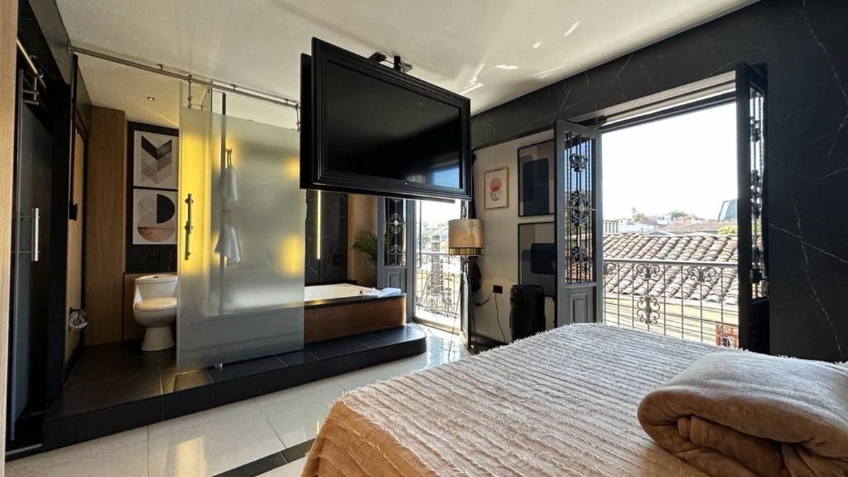 La Estrella Apartment | Luxury apt with jacuzzi near downtown
