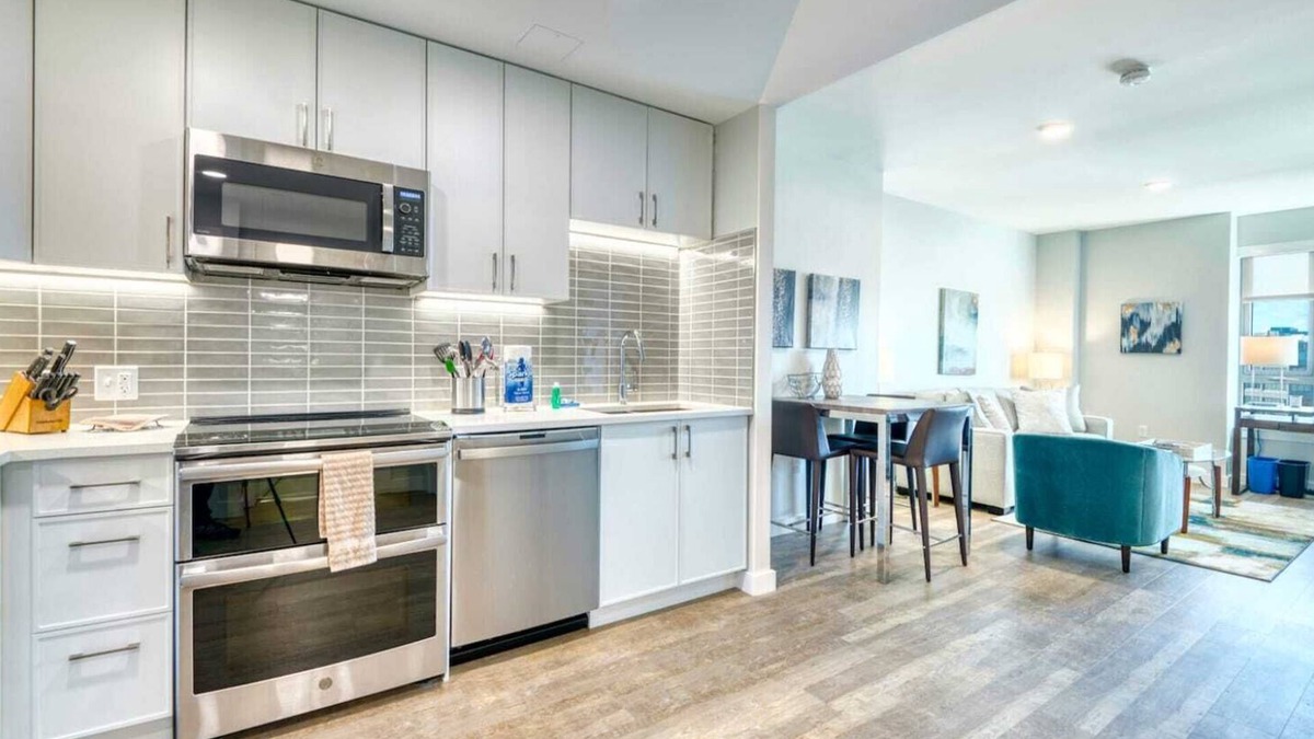 Quincy Apartment | Luxury Apt Near Downtown