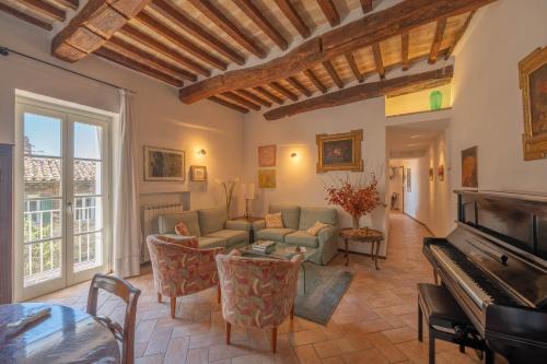 Old Town Apartment | Luxury Apt Priori 46 in City Centre - ItalyWeGo